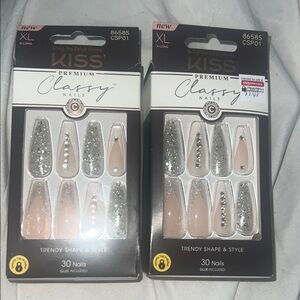 KISS Premium Classy Nails - Glitter Silver and Nude